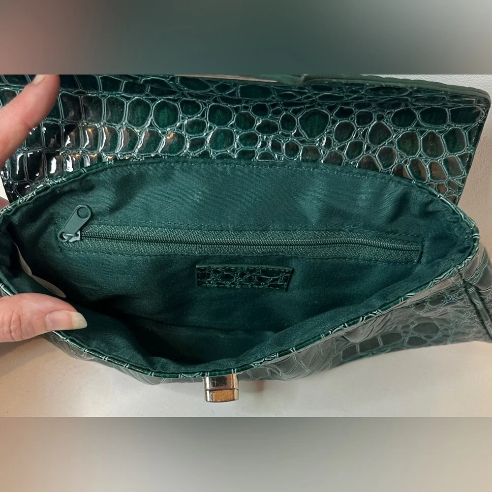 New York & Co Green Faux Crocodile Patent Leather Clutch Wristlet